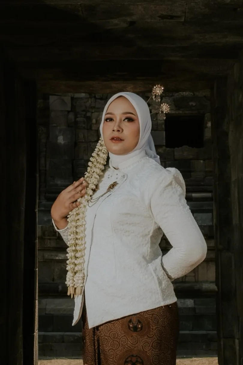 Desida Dwizhafira S.H.,M.H.